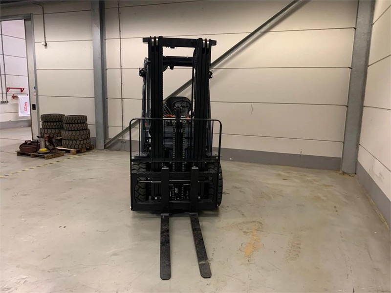 Toyota 02-8FGF30 - رافعة شوكية تعمل بالغاز: صورة 5 Toyota 02-8FGF30 - رافعة شوكية تعمل بالغاز: صورة 5