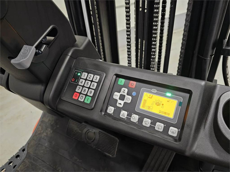 رافعة شوكية كهربائية Toyota 8FBE20T: صورة 10 رافعة شوكية كهربائية Toyota 8FBE20T: صورة 10