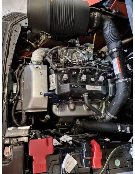 رافعة شوكية ديزل Toyota 8FD70F: صورة 9