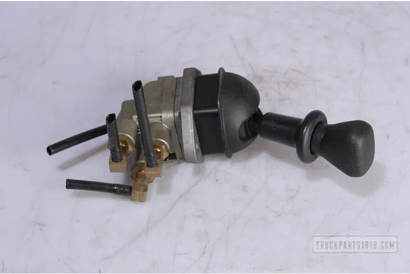 KNORR-BREMSE 2122584 Handremventiel - أجزاء الفرامل - شاحنة: صورة 1 KNORR-BREMSE 2122584 Handremventiel - أجزاء الفرامل - شاحنة: صورة 1