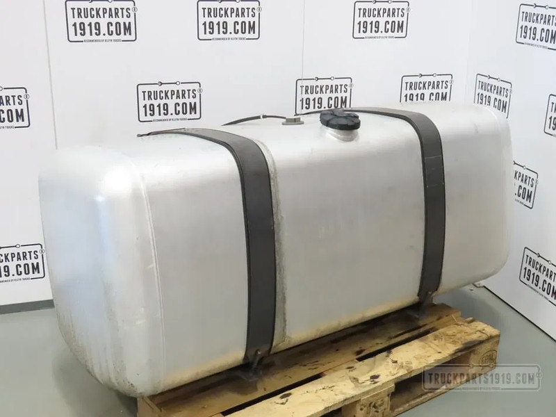Mercedes-Benz 9604703903 Brandstoftank + steunen 630L - خزان الوقود - شاحنة: صورة 1 Mercedes-Benz 9604703903 Brandstoftank + steunen 630L - خزان الوقود - شاحنة: صورة 1