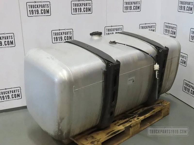 Mercedes-Benz 9604703903 Brandstoftank + steunen 630L - خزان الوقود - شاحنة: صورة 2 Mercedes-Benz 9604703903 Brandstoftank + steunen 630L - خزان الوقود - شاحنة: صورة 2