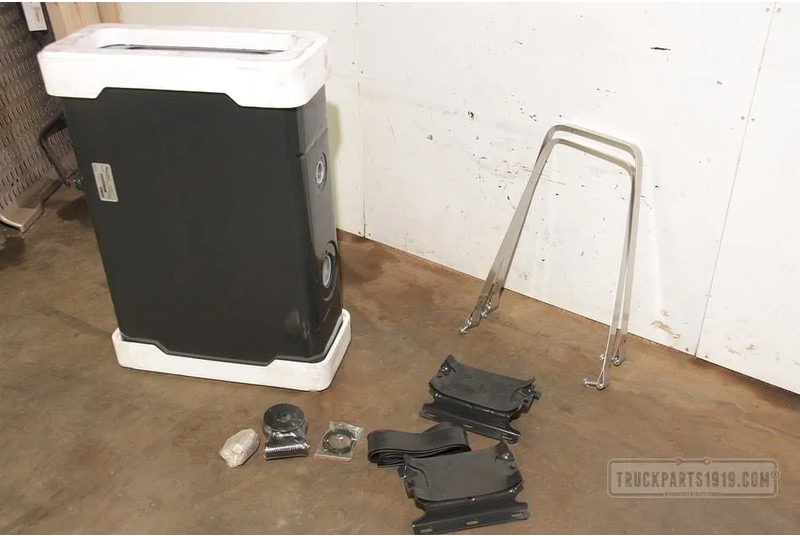 ZF NSOF0135086RC00 Hydr. tank achter cab 135 Ltr - نظام الهيدروليك - شاحنة: صورة 3 ZF NSOF0135086RC00 Hydr. tank achter cab 135 Ltr - نظام الهيدروليك - شاحنة: صورة 3