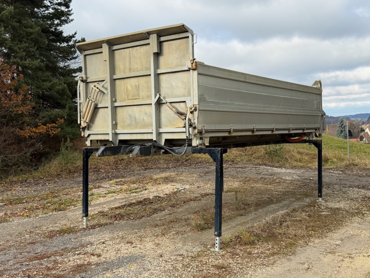 RENAULT C520 8x4 Wechselsystem Siloki + Kipper - شاحنة قلاب: صورة 2 RENAULT C520 8x4 Wechselsystem Siloki + Kipper - شاحنة قلاب: صورة 2