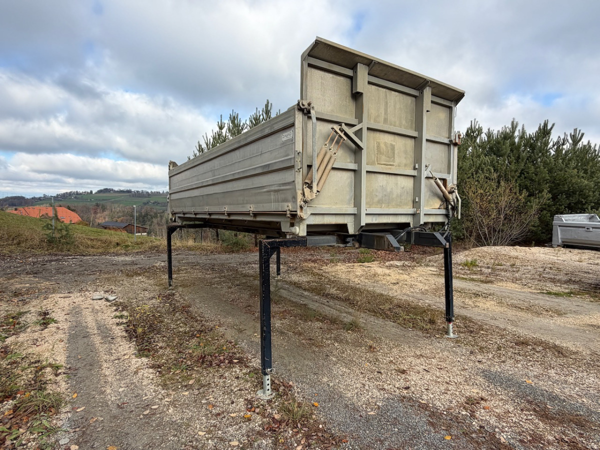 RENAULT C520 8x4 Wechselsystem Siloki + Kipper - شاحنة قلاب: صورة 3 RENAULT C520 8x4 Wechselsystem Siloki + Kipper - شاحنة قلاب: صورة 3