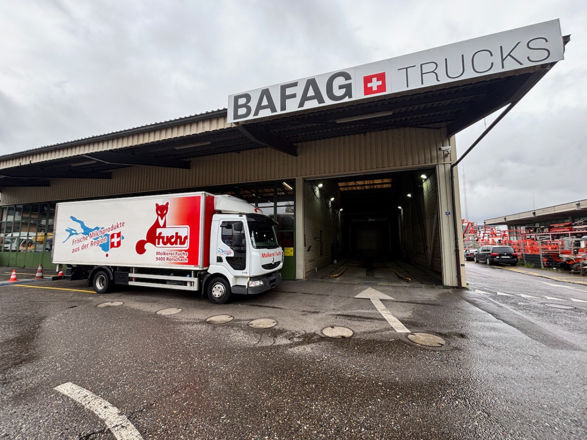 RENAULT Midlum 220-12EL - شاحنة الفريزر: صورة 2 RENAULT Midlum 220-12EL - شاحنة الفريزر: صورة 2