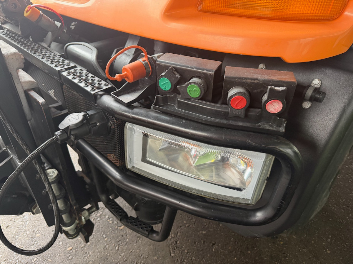 UNIMOG U300 - آلية المنفعة/ مركبة خاصة: صورة 5 UNIMOG U300 - آلية المنفعة/ مركبة خاصة: صورة 5