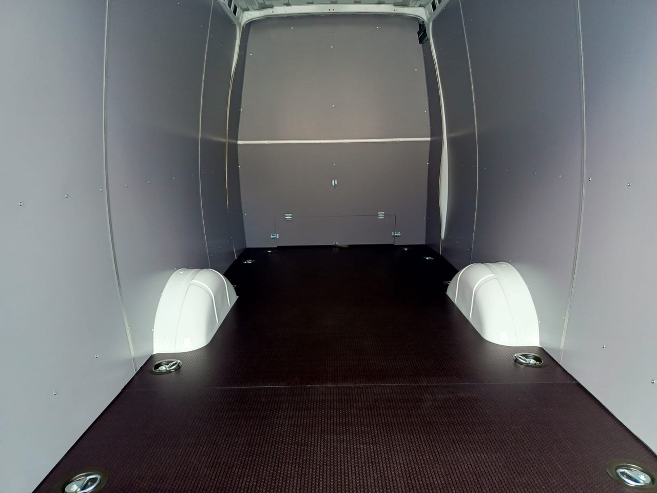 IVECO Daily 35 180 7-Sitzer - ميكروباص, الشاحنات الصغيرة كابينة مزدوجة: صورة 3 IVECO Daily 35 180 7-Sitzer - ميكروباص, الشاحنات الصغيرة كابينة مزدوجة: صورة 3