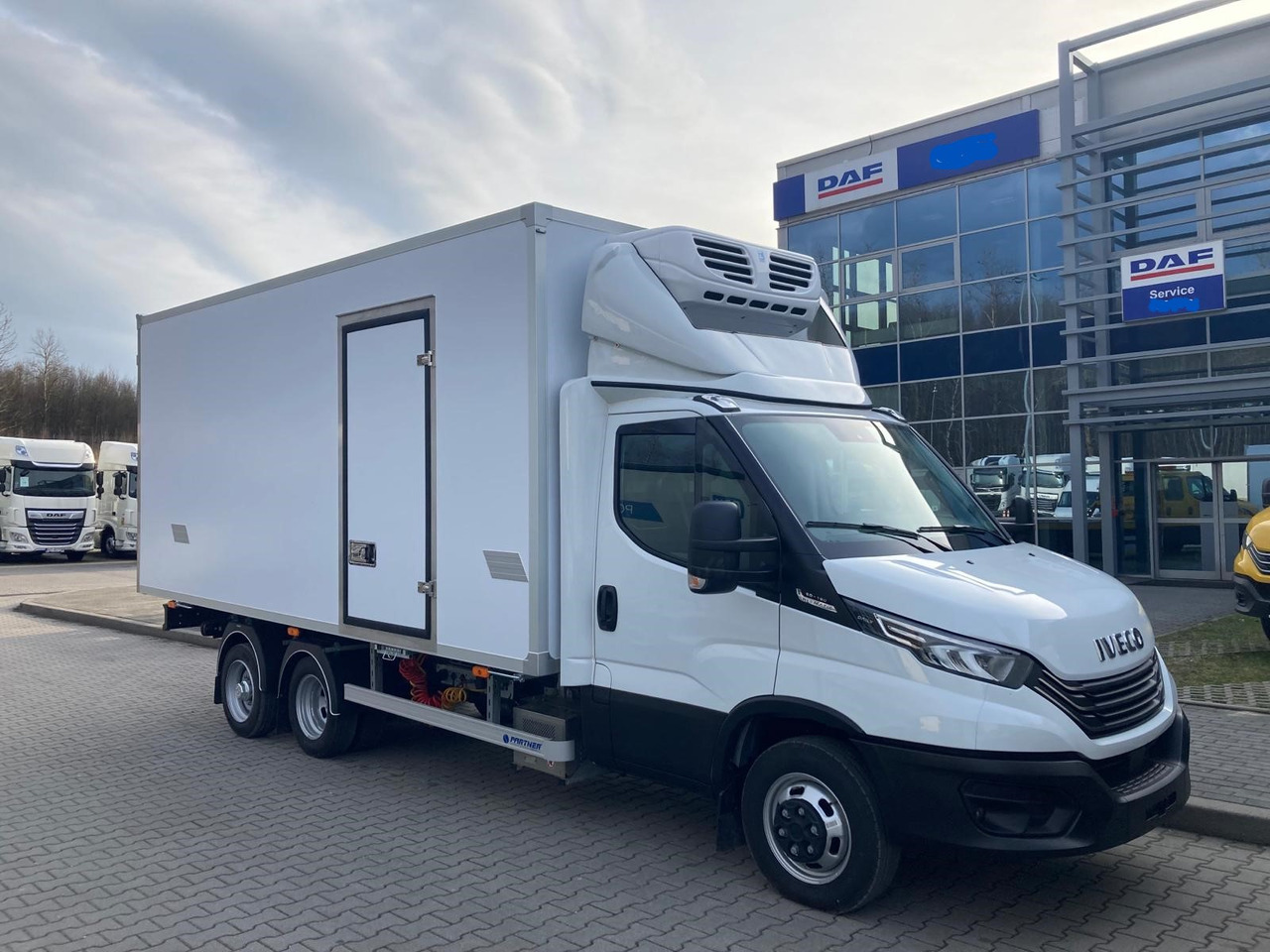 IVECO Daily BE-Truck 35S18H A8 180 PS Kühlkoffer 7.000kg Gesamtgewicht - شاحنة الفريزر: صورة 4 IVECO Daily BE-Truck 35S18H A8 180 PS Kühlkoffer 7.000kg Gesamtgewicht - شاحنة الفريزر: صورة 4