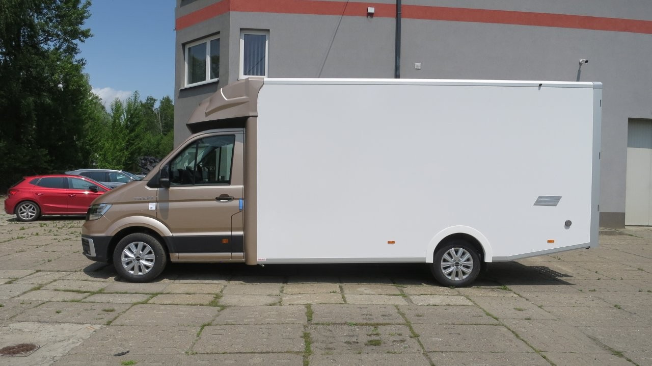 MAN TGE 3.180 Koffer mit Schlafbett - شاحنة مغلقة الصندوق, الشاحنات الصغيرة كابينة مزدوجة: صورة 2 MAN TGE 3.180 Koffer mit Schlafbett - شاحنة مغلقة الصندوق, الشاحنات الصغيرة كابينة مزدوجة: صورة 2