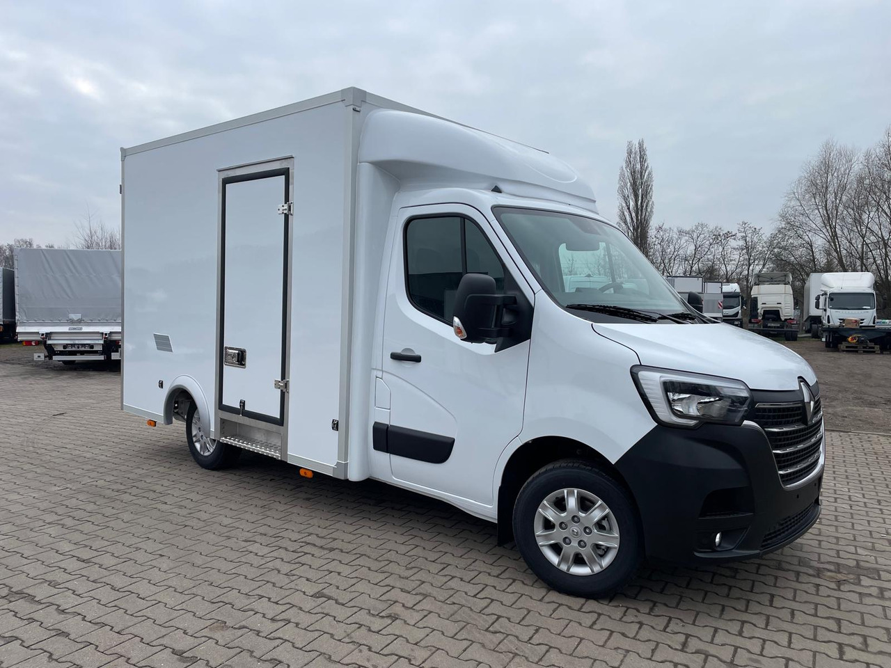 Renault Master Isolierte Koffer Platform - شاحنة مغلقة الصندوق: صورة 1 Renault Master Isolierte Koffer Platform - شاحنة مغلقة الصندوق: صورة 1