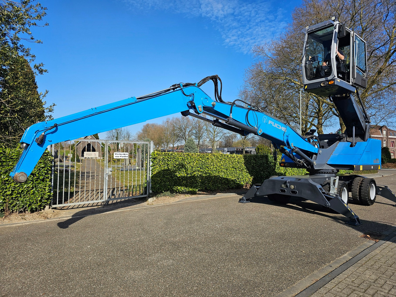 Fuchs MHL 320 With Multi Purpose Stick And Magnet System - معالج النفايات: صورة 2 Fuchs MHL 320 With Multi Purpose Stick And Magnet System - معالج النفايات: صورة 2
