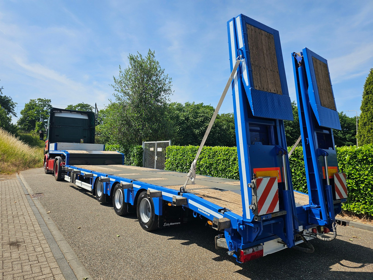 Kässbohrer LB3E With Hydraulic Flip Ramps - عربة منخفضة مسطحة نصف مقطورة: صورة 2 Kässbohrer LB3E With Hydraulic Flip Ramps - عربة منخفضة مسطحة نصف مقطورة: صورة 2