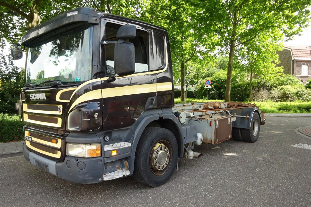 Scania P230 Cp16 - شاحنة ذات خطاف: صورة 3 Scania P230 Cp16 - شاحنة ذات خطاف: صورة 3