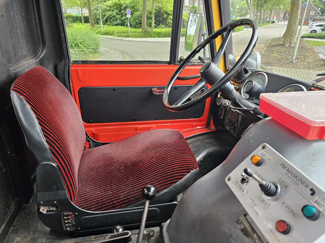 شاحنة كرين Unimog 406/U9000 4x4: صورة 16 شاحنة كرين Unimog 406/U9000 4x4: صورة 16