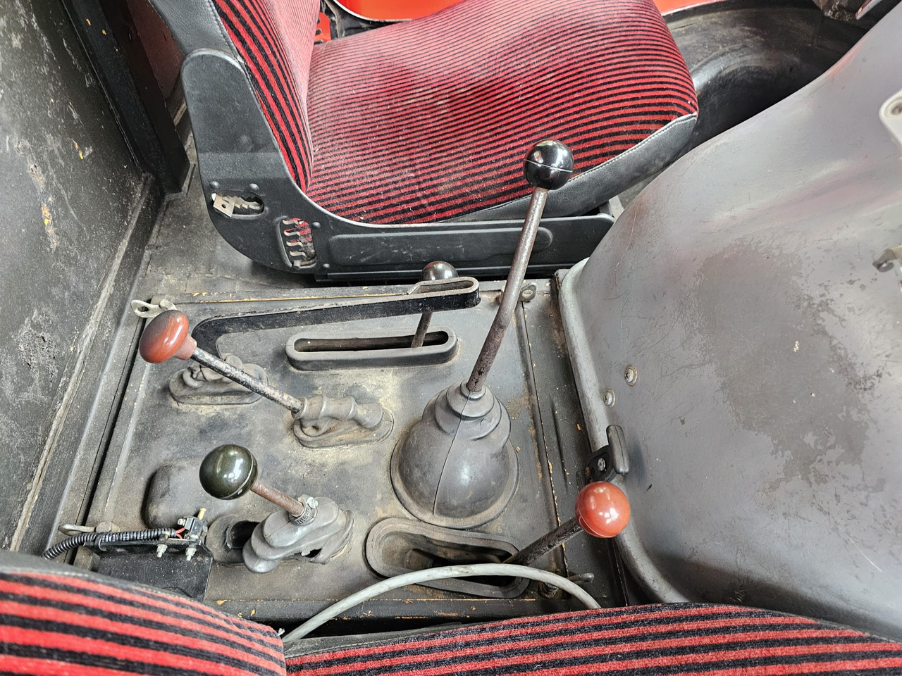 شاحنة كرين Unimog 406/U9000 4x4: صورة 18 شاحنة كرين Unimog 406/U9000 4x4: صورة 18