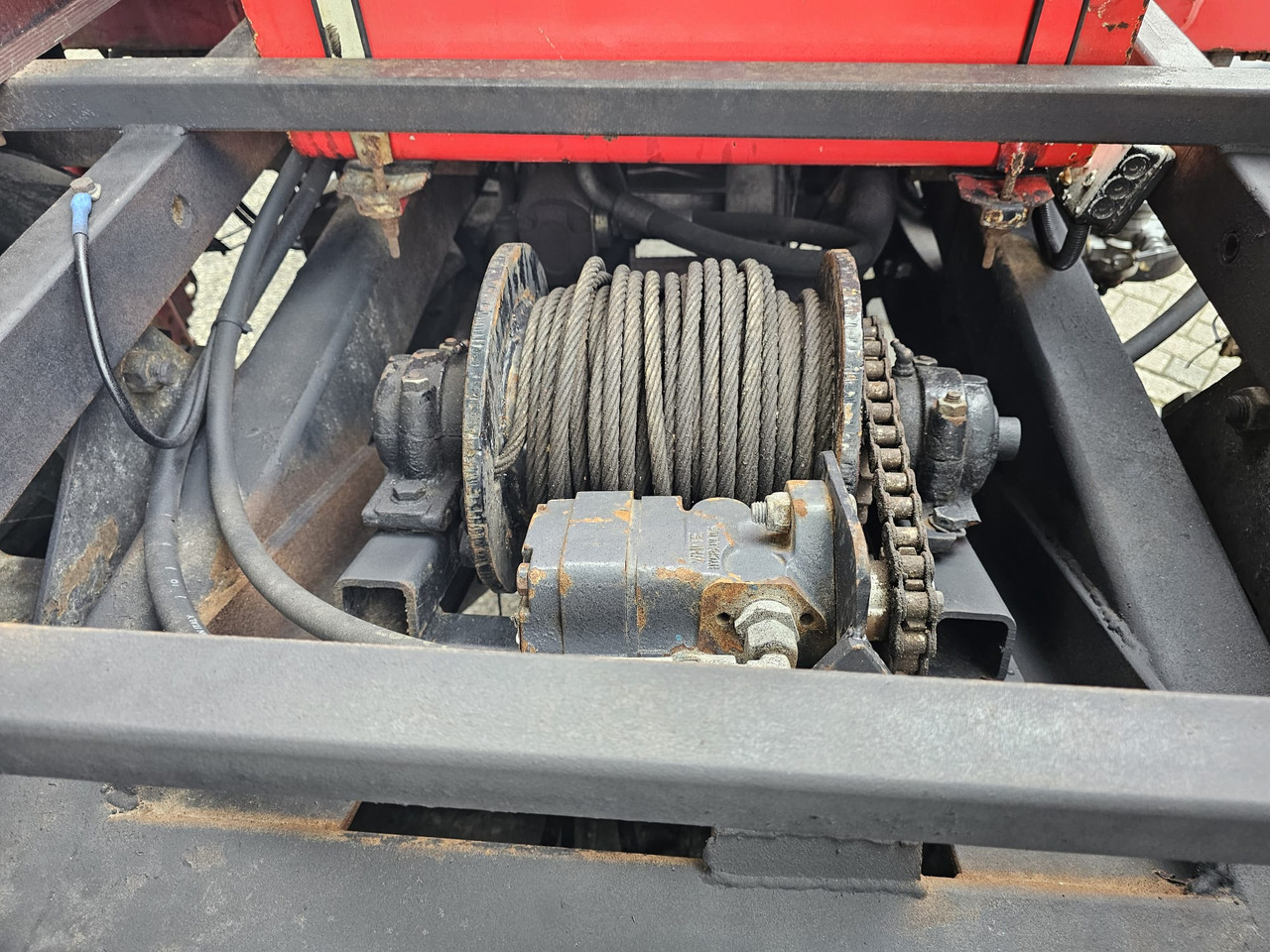 شاحنة كرين Unimog 406/U9000 4x4: صورة 12 شاحنة كرين Unimog 406/U9000 4x4: صورة 12