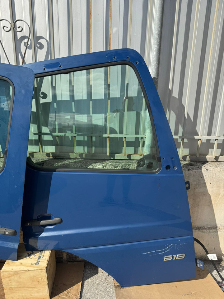 DOOR MERCEDES ATEGO 4 (LEFT AND RIGHT) - الكابينة والداخلية: صورة 3 DOOR MERCEDES ATEGO 4 (LEFT AND RIGHT) - الكابينة والداخلية: صورة 3