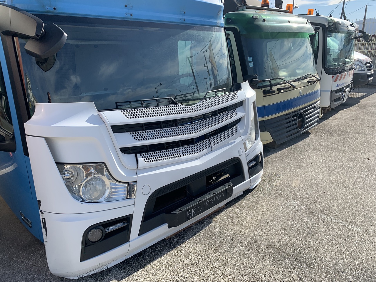 FRONT BUMPER ACTROS MP4 BIG SPACE - مصد العربة - شاحنة: صورة 4 FRONT BUMPER ACTROS MP4 BIG SPACE - مصد العربة - شاحنة: صورة 4