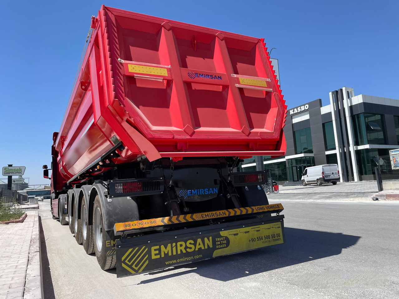 EMIRSAN SELF-STEERING, 4 AXLE U TYPE TIPPER - قلابة نصف مقطورة نصف مقطورة قلابة: صورة 2 EMIRSAN SELF-STEERING, 4 AXLE U TYPE TIPPER - قلابة نصف مقطورة نصف مقطورة قلابة: صورة 2