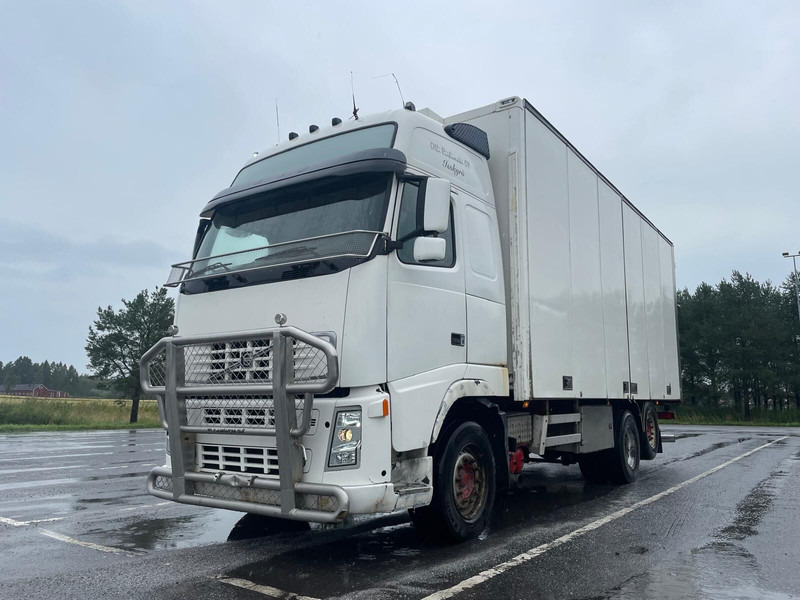 Volvo FH500 Globe XL - شاحنة مقفلة: صورة 1 Volvo FH500 Globe XL - شاحنة مقفلة: صورة 1