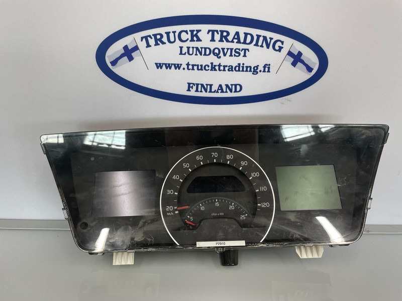 Volvo  - لوحة القيادة: صورة 1 Volvo  - لوحة القيادة: صورة 1