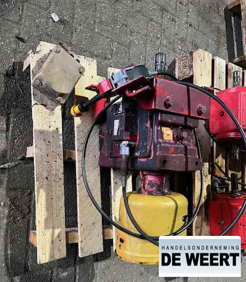 Trioliet tandwielkast , haakse aandrijving , trioliet mengwagen - صندوق التروس - الآلات الزراعية: صورة 4 Trioliet tandwielkast , haakse aandrijving , trioliet mengwagen - صندوق التروس - الآلات الزراعية: صورة 4