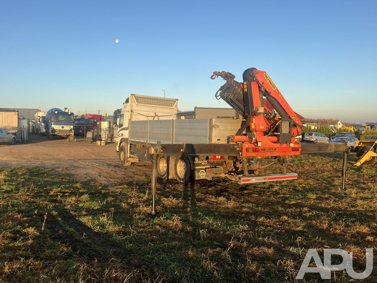 Volvo FM12 - شاحنات مسطحة, شاحنة كرين: صورة 3 Volvo FM12 - شاحنات مسطحة, شاحنة كرين: صورة 3