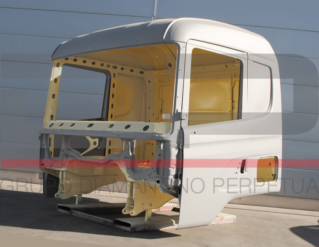 Scania Cabine Nua CR19 Normal (Porta Pequena) PGRT - كابينة - شاحنة: صورة 2 Scania Cabine Nua CR19 Normal (Porta Pequena) PGRT - كابينة - شاحنة: صورة 2