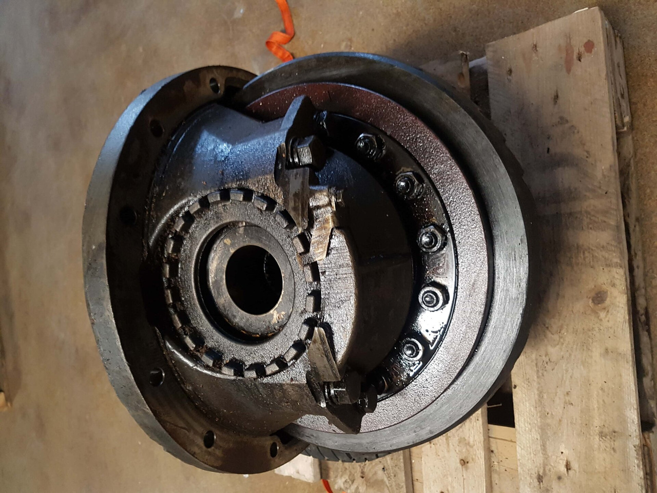 RS1356SV VOLVO DIFFERENTIAL RS/RSS1356SV EV91 RATIO 2.79 - صندوق التروس التفاضلية - شاحنة: صورة 3 RS1356SV VOLVO DIFFERENTIAL RS/RSS1356SV EV91 RATIO 2.79 - صندوق التروس التفاضلية - شاحنة: صورة 3