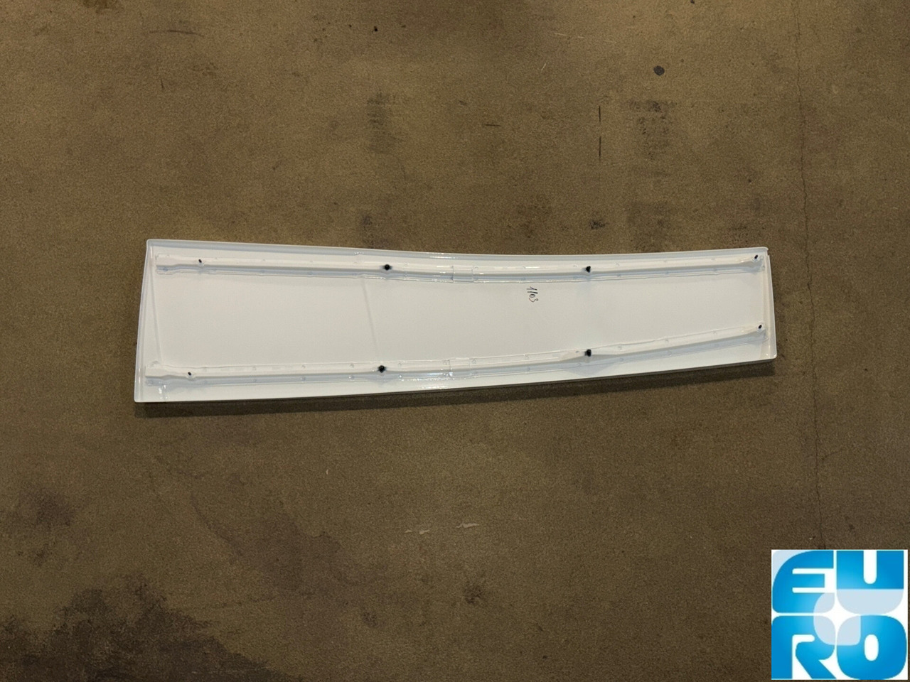 VOLVO FH4 DEFLECTOR RECHTS GEBRUIKT 84203637U - رفرف المركبة - شاحنة: صورة 2 VOLVO FH4 DEFLECTOR RECHTS GEBRUIKT 84203637U - رفرف المركبة - شاحنة: صورة 2