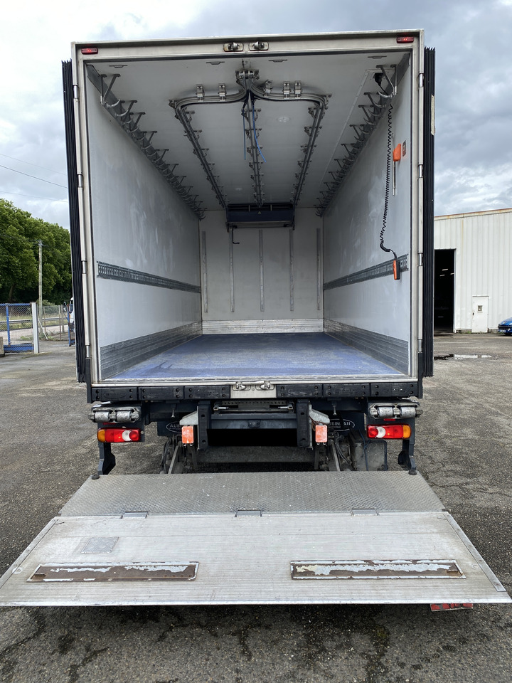 RENAULT D16 - شاحنة الفريزر: صورة 3 RENAULT D16 - شاحنة الفريزر: صورة 3