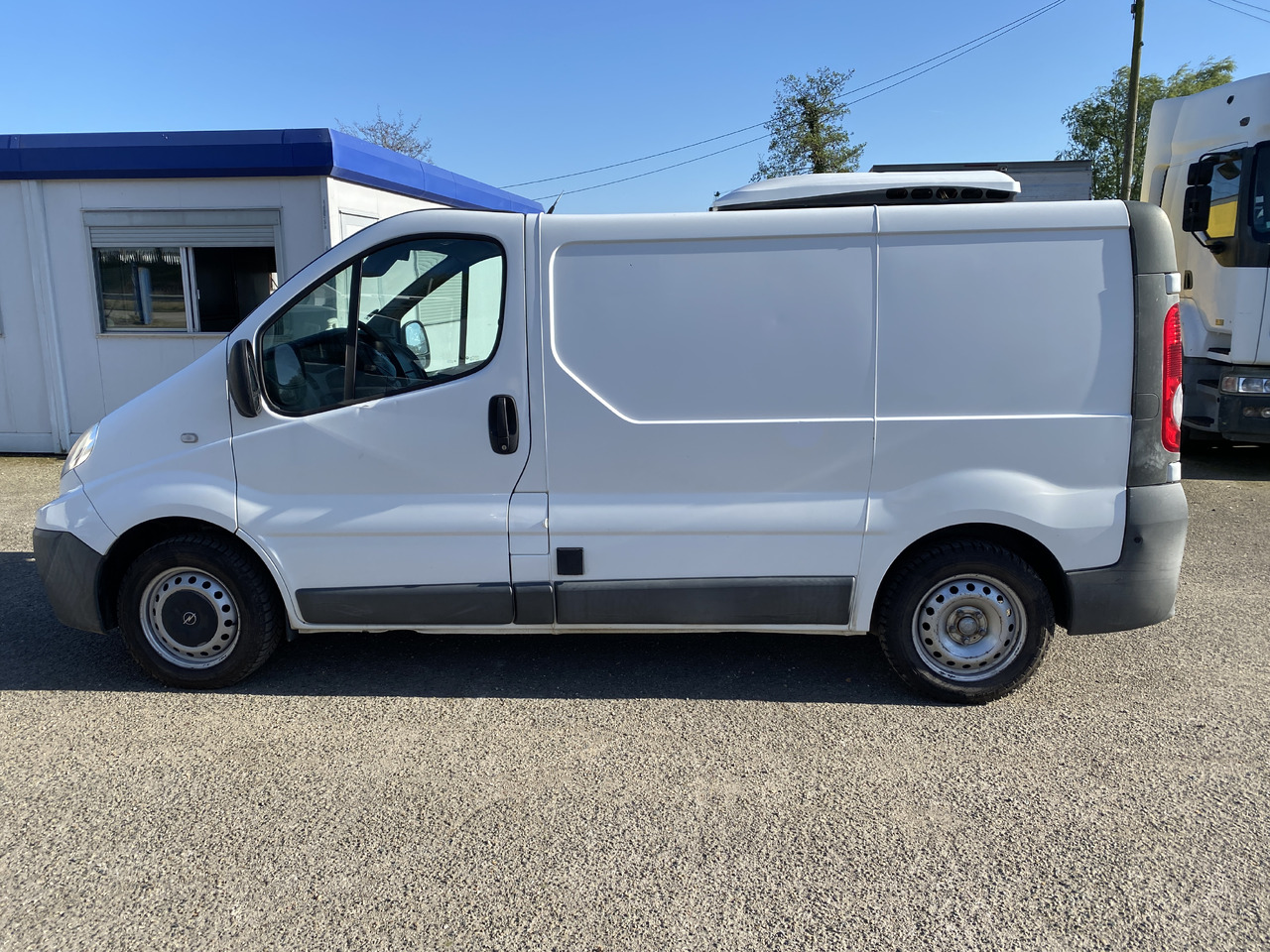 RENAULT trafic frigo - شاحنة مُبرّدة للتوصيل: صورة 4 RENAULT trafic frigo - شاحنة مُبرّدة للتوصيل: صورة 4