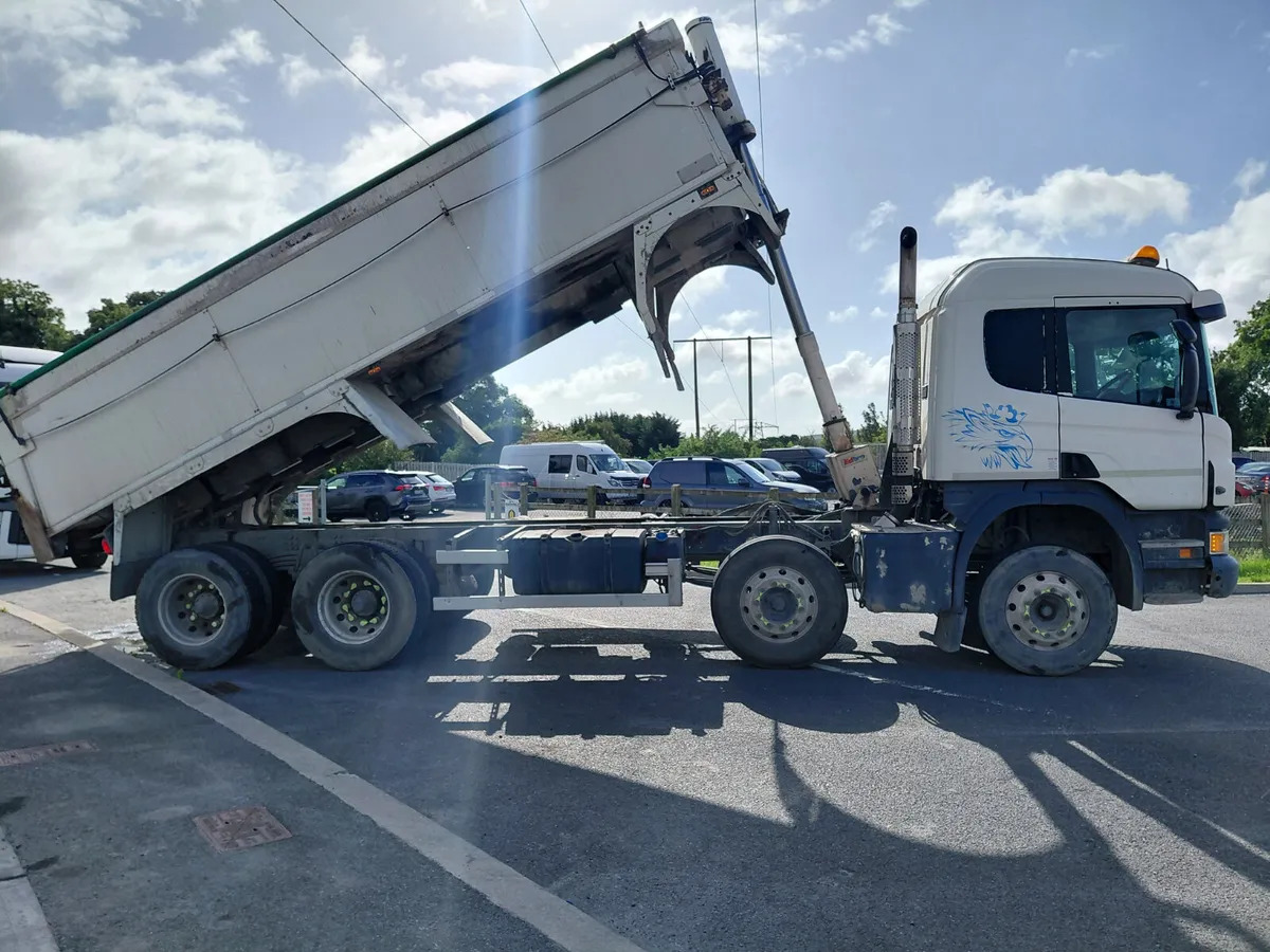 شاحنة قلاب 2015 Scania P-Series: صورة 11