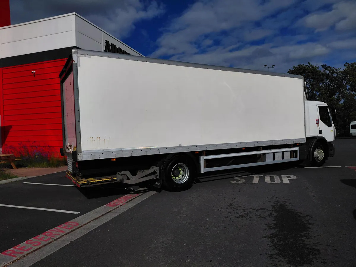 2019 Renault D18 Wide 4×2 18 Tonne - شاحنة مقفلة: صورة 4 2019 Renault D18 Wide 4×2 18 Tonne - شاحنة مقفلة: صورة 4