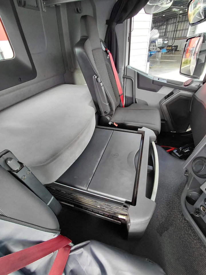 وحدة جر 2019 Renault T460 6X2 Tractor Unit Mid Lift: صورة 12