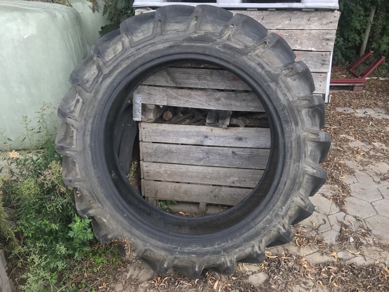 Pirelli 13.6R38 losse band - إطارات - الآلات الزراعية: صورة 1 Pirelli 13.6R38 losse band - إطارات - الآلات الزراعية: صورة 1