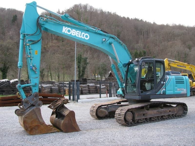 Kobelco SK210NLC-10 Vsa oprema TOP stanje - حفار زحاف: صورة 1 Kobelco SK210NLC-10 Vsa oprema TOP stanje - حفار زحاف: صورة 1