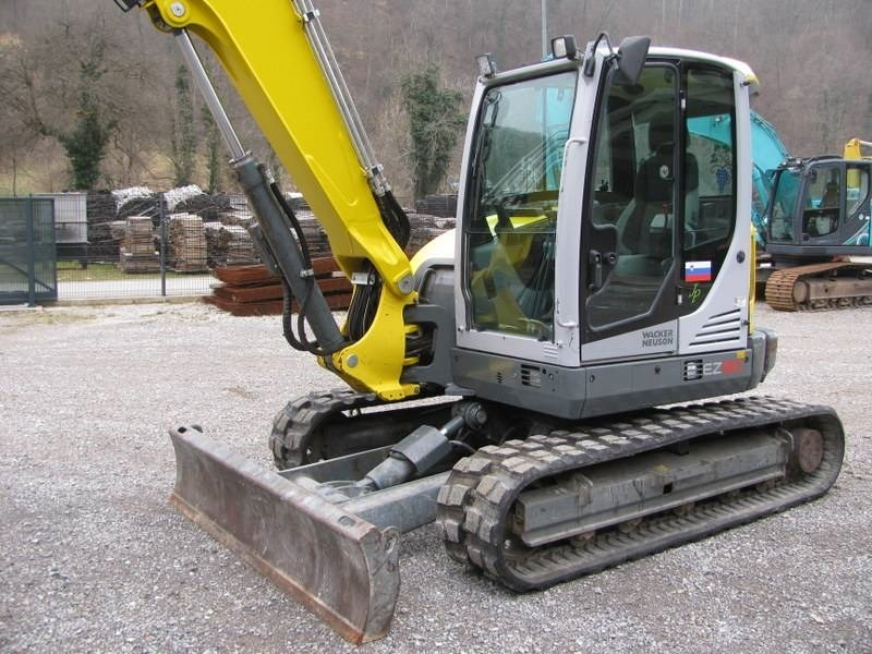 Wacker Neuson EZ 80 z grajferjem - حفارة مُصَّغرة: صورة 2 Wacker Neuson EZ 80 z grajferjem - حفارة مُصَّغرة: صورة 2