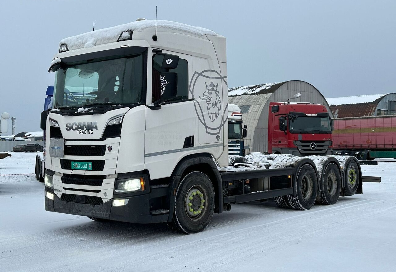 Scania R520 8x4 ADR - شاحنة هيكل كابينة: صورة 1 Scania R520 8x4 ADR - شاحنة هيكل كابينة: صورة 1
