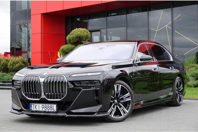 BMW 7 xDrive M Sport - سيدان: صورة 2 BMW 7 xDrive M Sport - سيدان: صورة 2