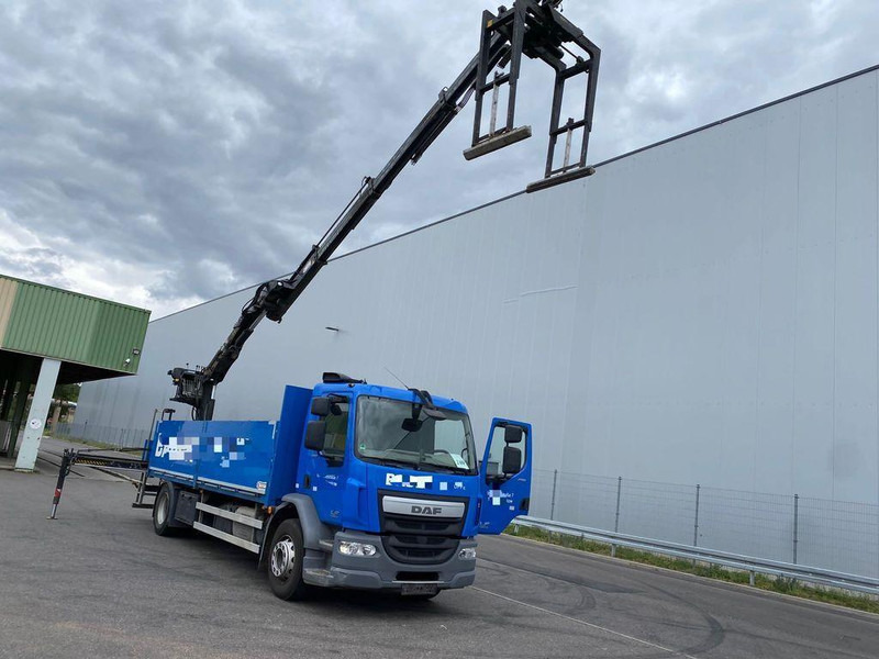 DAF LF 280 - شاحنات مسطحة, شاحنة كرين: صورة 1 DAF LF 280 - شاحنات مسطحة, شاحنة كرين: صورة 1
