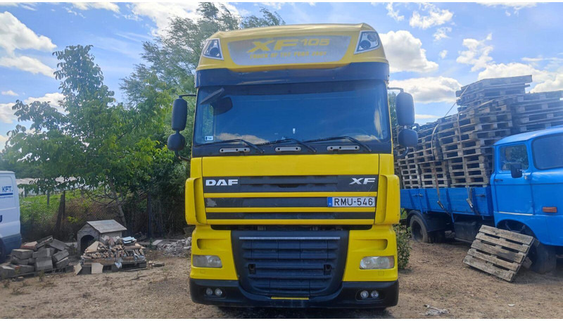 DAF XF 105.410 Tractor Lowdeck - MEGA - وحدة جر: صورة 2 DAF XF 105.410 Tractor Lowdeck - MEGA - وحدة جر: صورة 2