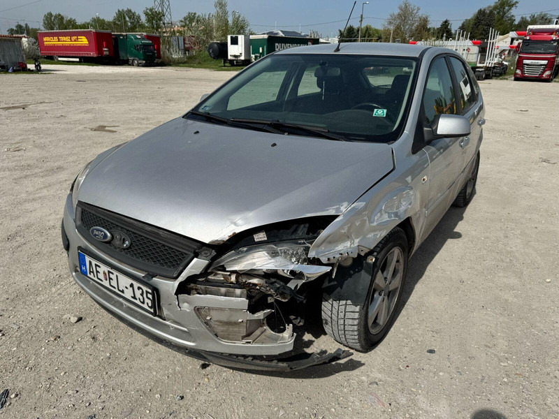 Ford Focus 1,6 i - Damaged Car - هاتشباك: صورة 1 Ford Focus 1,6 i - Damaged Car - هاتشباك: صورة 1