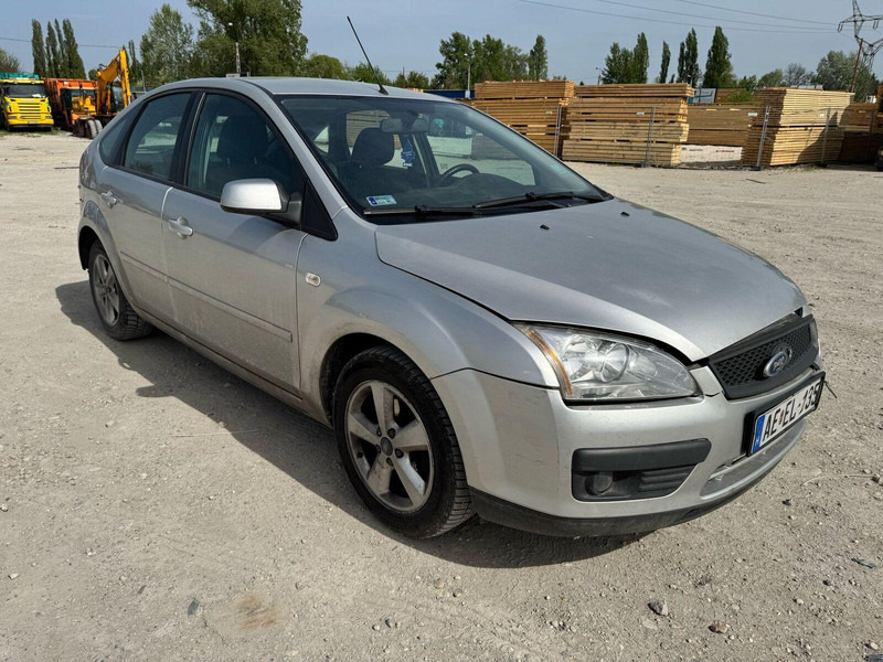Ford Focus 1,6 i - Damaged Car - هاتشباك: صورة 2 Ford Focus 1,6 i - Damaged Car - هاتشباك: صورة 2