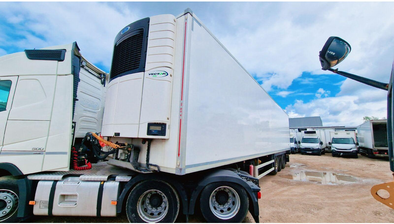 Fruehauf FST 4 FC - نصف مقطورة مُبرِّدة: صورة 1 Fruehauf FST 4 FC - نصف مقطورة مُبرِّدة: صورة 1