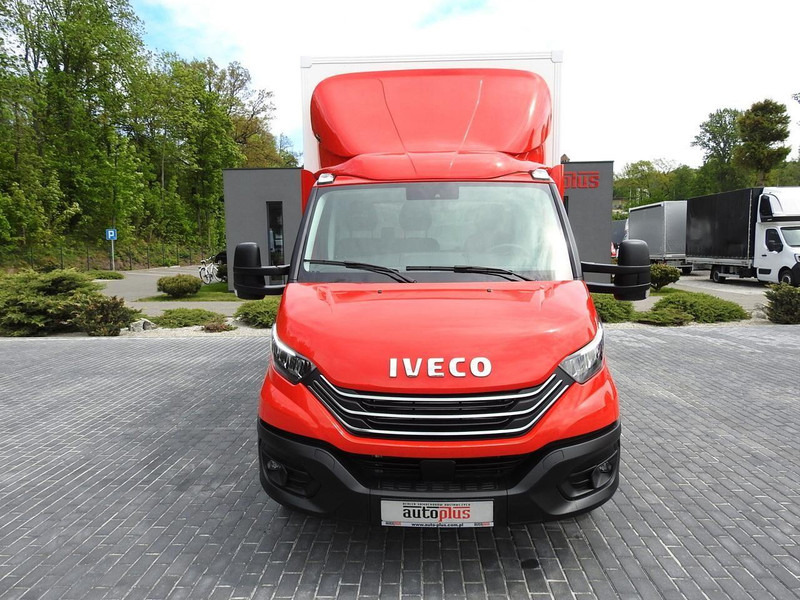 Iveco DAILY 35S18 NOWY KONTENER 10 PALET TEMPOMAT NAWIGACJA KLIMATYZAC - شاحنة مغلقة الصندوق: صورة 5 Iveco DAILY 35S18 NOWY KONTENER 10 PALET TEMPOMAT NAWIGACJA KLIMATYZAC - شاحنة مغلقة الصندوق: صورة 5