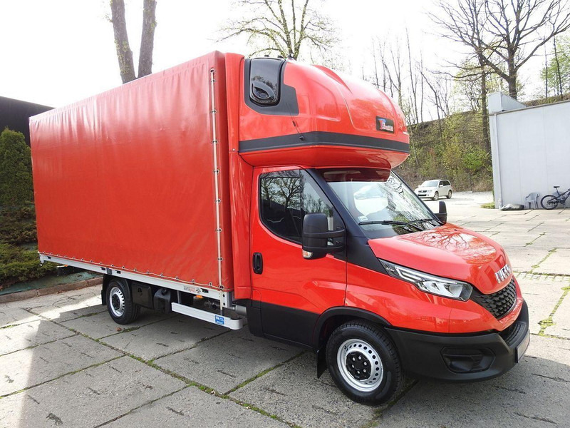 Iveco DAILY 35S18 PLANDEKA 10 PALET WEBASTO KLIMATYZACJA TEMPOMAT LEDY - شاحنة مقفلة: صورة 4 Iveco DAILY 35S18 PLANDEKA 10 PALET WEBASTO KLIMATYZACJA TEMPOMAT LEDY - شاحنة مقفلة: صورة 4