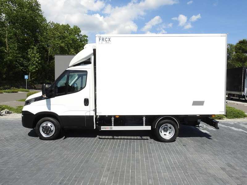 شاحنة الفريزر Iveco DAILY 50C15 CHŁODNIA KONTENER -5*C ZASILANIE 230V KLIMATYZACJA B: صورة 9 شاحنة الفريزر Iveco DAILY 50C15 CHŁODNIA KONTENER -5*C ZASILANIE 230V KLIMATYZACJA B: صورة 9