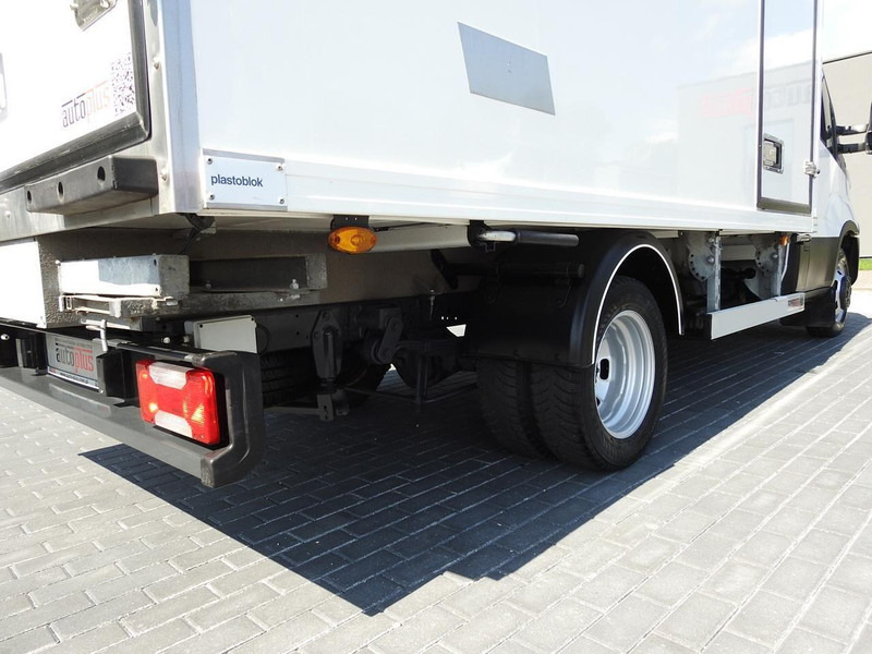 شاحنة الفريزر Iveco DAILY 50C15 CHŁODNIA KONTENER -5*C ZASILANIE 230V KLIMATYZACJA B: صورة 18 شاحنة الفريزر Iveco DAILY 50C15 CHŁODNIA KONTENER -5*C ZASILANIE 230V KLIMATYZACJA B: صورة 18